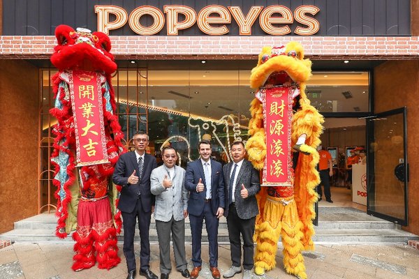 POPEYES开业